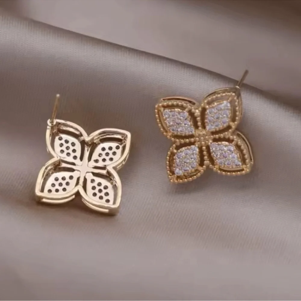Venetian Princess Gold Leaf Elegant Gold Floral Earrings